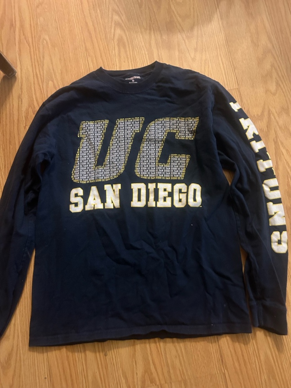 Jansport UC San Diego Adult Medium long sleeves